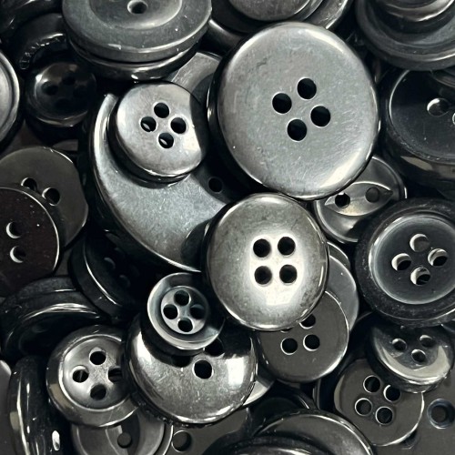 Crafting Buttons Assorted Sizes 100g