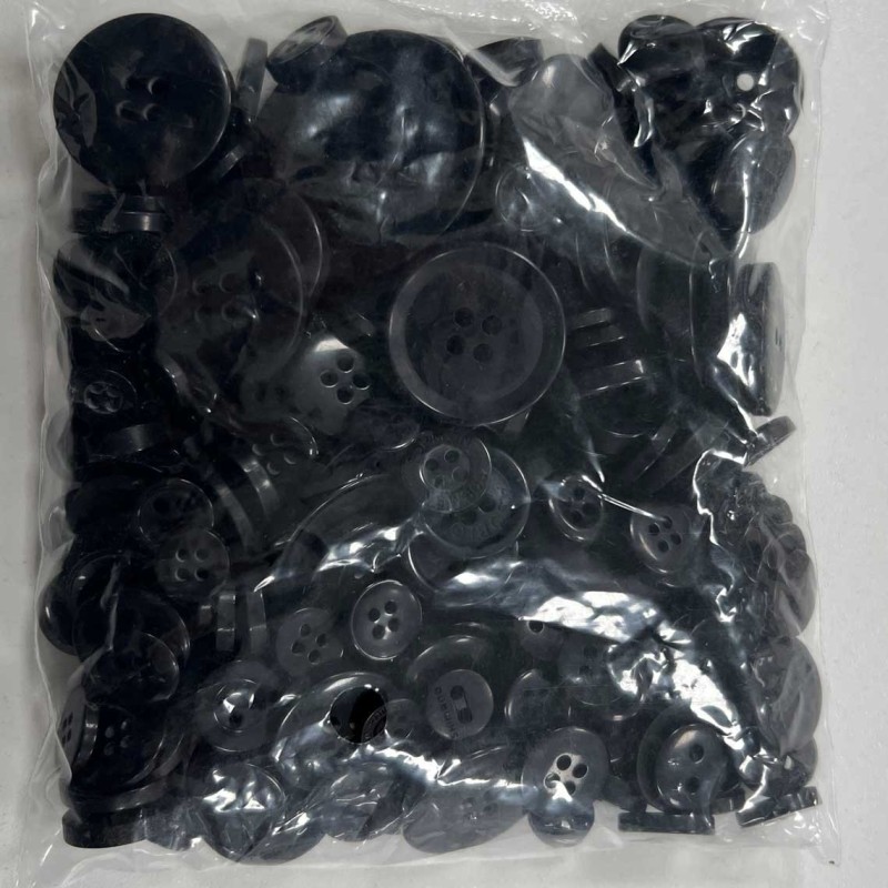 Crafting Buttons Assorted Sizes 120g Black3